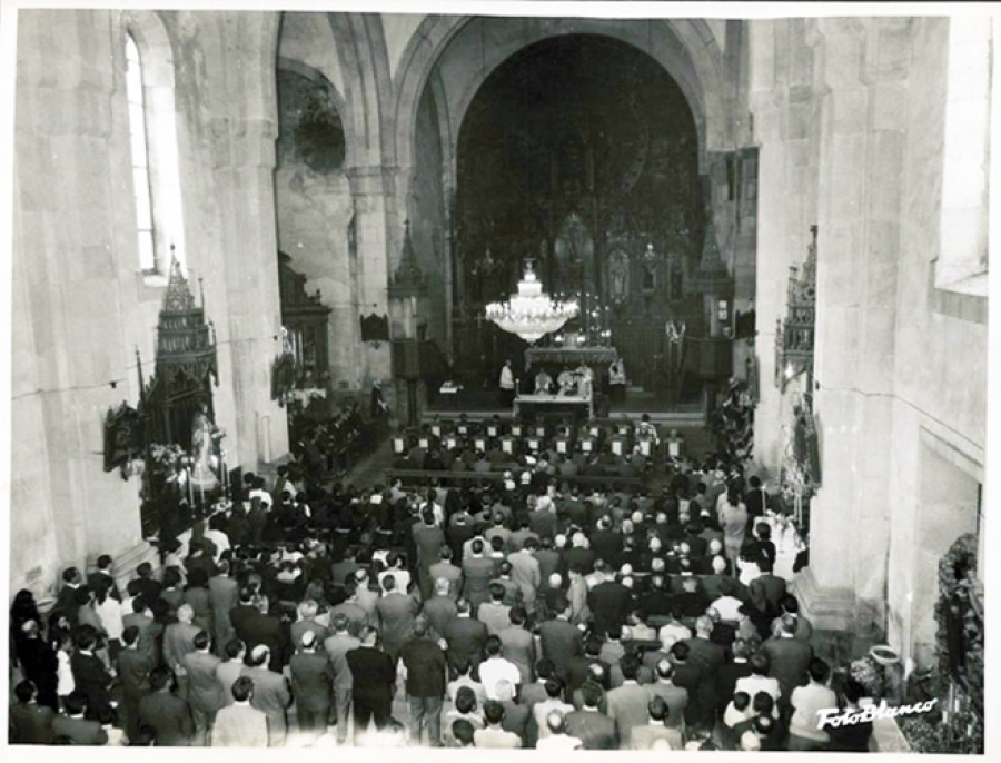 1968 - Interior de la antigua Iglesia